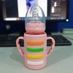 Little Fish Glass 0+month Baby Feeding Bottle (Pink) with Handles 120 ml - Image 3